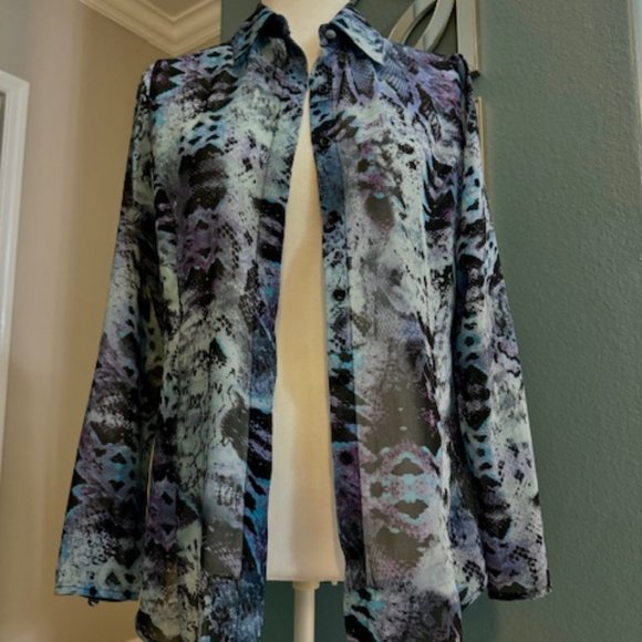 Women's Blouse Sz L. Blue/Purple/Black Snake-like print. Button down. 100% Rayon - Picture 4 of 7